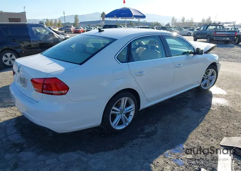 2014 Volkswagen Passat 2.0L Tdi Se z USA, uszkodzony, nr VIN 1VWBN7A37EC109960